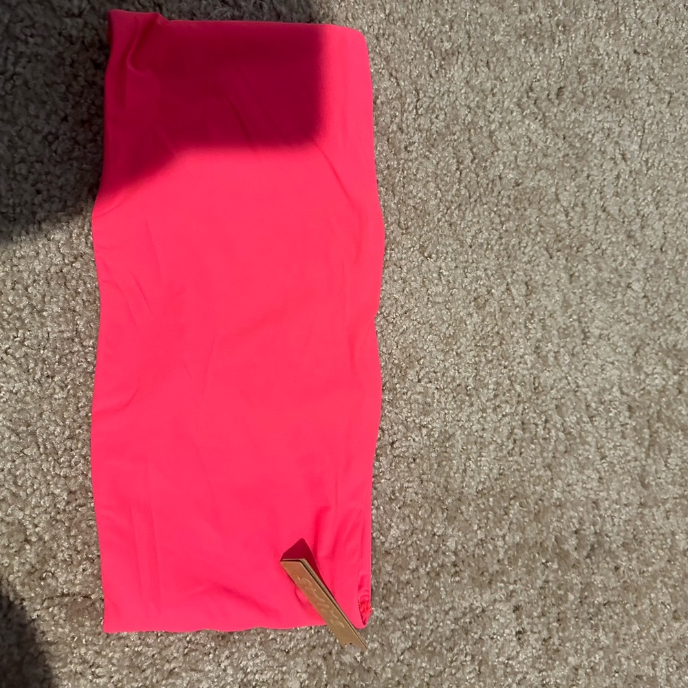 Skims hot pink bandeau WITH Tag